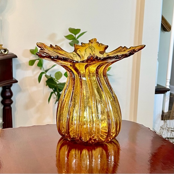VTG Stretch Glass Vase Amber Ribbed Body Sunburst Flared Mouth Hand Blown 1960s - Picture 3 of 11